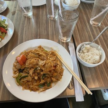 Samui Thai Cuisine - Pad Kee Mow, Rice - Thai Near Me - Plano, Texas Samui Thai Cuisine - Pad Kee Mow, Rice - Thai Near Me - Plano, Texas