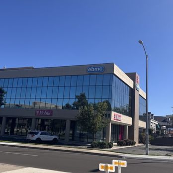 T-Mobile Experience Store - Store exterior - Mobile Phones Near Me - Reno, Nevada