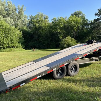 American Peak - Hydraulic Deck-Over Tilt-Bed trailer w/ winch. Can carry 10,300lbs. - Trailer Rental Near Me - Augusta, Wisconsin American Peak - Hydraulic Deck-Over Tilt-Bed trailer w/ winch. Can carry 10,300lbs. - Trailer Rental Near Me - Augusta, Wisconsin