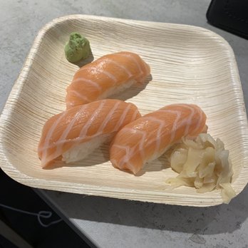 Arami - Salmon Nigiri - Sushi Bars Near Me - Chicago, Illinois