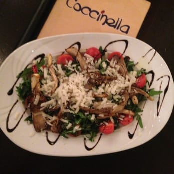 Coccinella-Holzofenpizza - Salat Rucola und Austernpilze - Pizza Near Me - Munich, BY Coccinella-Holzofenpizza - Salat Rucola und Austernpilze - Pizza Near Me - Munich, BY