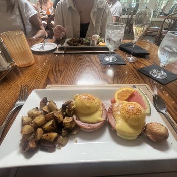 The Raintree Restaurant - Eggs Benedict - American Near Me - Saint Augustine, Florida The Raintree Restaurant - Eggs Benedict - American Near Me - Saint Augustine, Florida