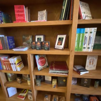The Hawthorn Tree - Books - Coffee & Tea Near Me - Cheyenne, Wyoming