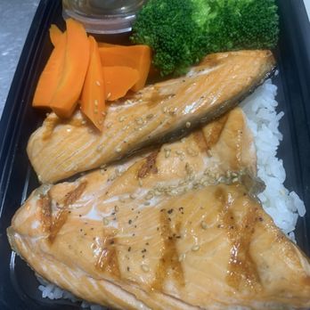 Oroshi Sushi - Japanese Near Me - Valley Glen, California Oroshi Sushi - Japanese Near Me - Valley Glen, California
