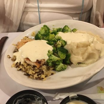 Bear Trapper Restaurant - Chicken Alfredo - American Near Me - Garden City, Utah Bear Trapper Restaurant - Chicken Alfredo - American Near Me - Garden City, Utah