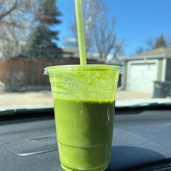 Green Giraffe Bar - Paradise Found: Coconut Mylk, Pineapple, Banana, Spinach, Chard, Kale, Protein - Juice Bars & Smoothies Near Me - Denver, Colorado