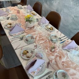 Table setting at arrival.