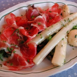 Wirtshaus Gläßl im Gut - Spargel mit Schinken