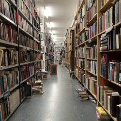 Kennys Bookshop & Art Gallery