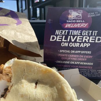 Taco Bell - Three cheese chicken flatbread melt custom. - Fast Food Near Me - Dixon, Illinois Taco Bell - Three cheese chicken flatbread melt custom. - Fast Food Near Me - Dixon, Illinois