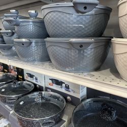 Discount Palace - Pots