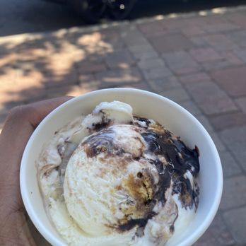 Nasto's Ice Cream - S'more Ice Cream 5/5 - Ice Cream & Frozen Yogurt Near Me - Newark, New Jersey