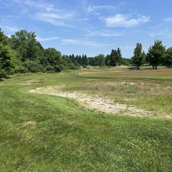 Legend Lake Golf Club - I guess this was a bunker at 1 time - Golf Near Me - Chardon, Ohio Legend Lake Golf Club - I guess this was a bunker at 1 time - Golf Near Me - Chardon, Ohio
