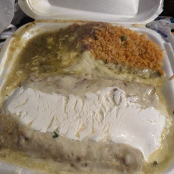 La Casa De Samuel - Green enchiladas - Mexican Near Me - Chicago, Illinois