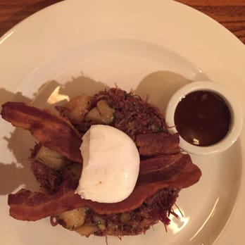 Sam's Chop House - Corned Beef Hash with bacon and soft poached egg - British Near Me - Manchester, XGM Sam's Chop House - Corned Beef Hash with bacon and soft poached egg - British Near Me - Manchester, XGM