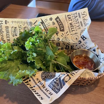 Me’s Kitchen - Fresh herbs - Vietnamese Near Me - Sacramento, California Me’s Kitchen - Fresh herbs - Vietnamese Near Me - Sacramento, California