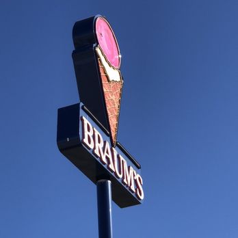 Braum's - a large ice cream cone on top of a sign - Ice Cream & Frozen Yogurt Near Me - Clinton, Oklahoma