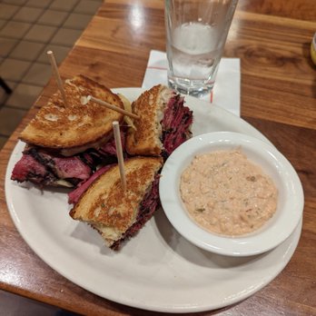 Junior's Restaurant - Pastrami Reuben - Bakeries Near Me - Brooklyn, New York
