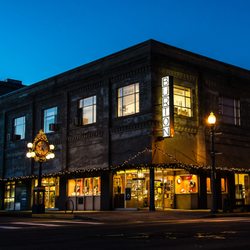 Burton Jewelers - Burton Jewelers during the Holidays