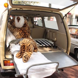 Oldtimertreffen Winsen - VW Krankenwagen mit den kranken Tiger auf der Liege