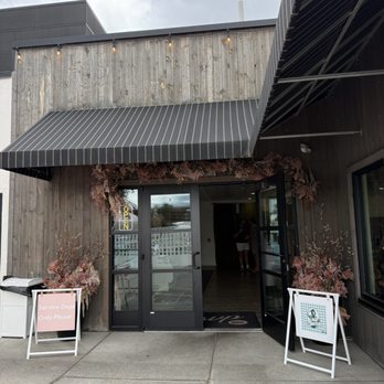 The Farmer's Daughters Cafe - Exterior - Breakfast & Brunch Near Me - Bozeman, Montana