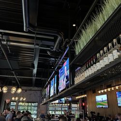 Tavern in the Square Woburn - Interior- large TV's