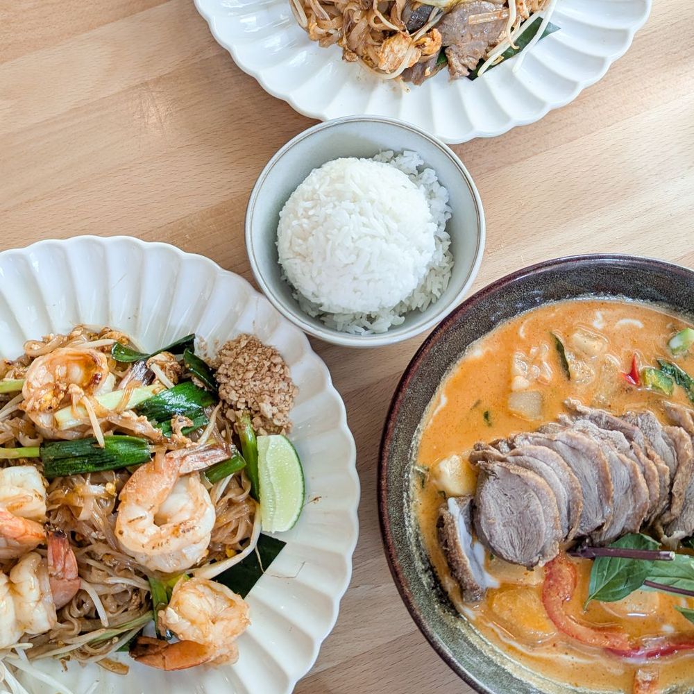 TALAY - Beef Pad Thai , Shrimp Pad Thai, Kaeng Phed Ped Yang - Thai Near Me - Orlando, Florida TALAY - Beef Pad Thai , Shrimp Pad Thai, Kaeng Phed Ped Yang - Thai Near Me - Orlando, Florida