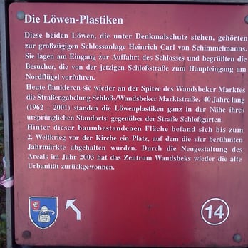 Wandsbeker Marktplatz - Hier kann man nachlesen, was es mit den Löwen auf sich hat. Station 14  des Historischen Rundganges durch Wandsbek. - Public Plazas Near Me - Hamburg, HH