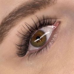 Luxury Lashes And Brows By Lyna
