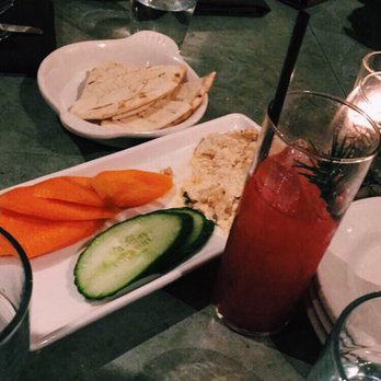 Cafe Flora - hummus appetizer - Vegetarian Near Me - Seattle, Washington