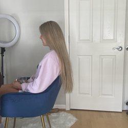 Jon David Salon - Is this blonde? She asked for bright blonde.