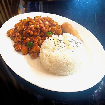 Sizzle - Dumpling & Authentic Chinese Cuisine - Kung Pao Chicken Lunch Special - Ramen Near Me - Matthews, North Carolina