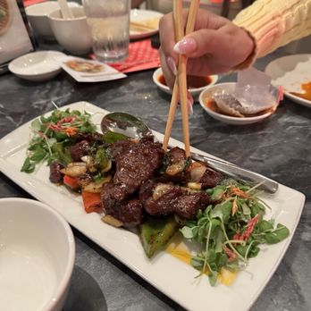 Paradise Dynasty - E1. Stir-Fried Black Pepper Angus Beef with Basil - Chinese Near Me - Glendale, California