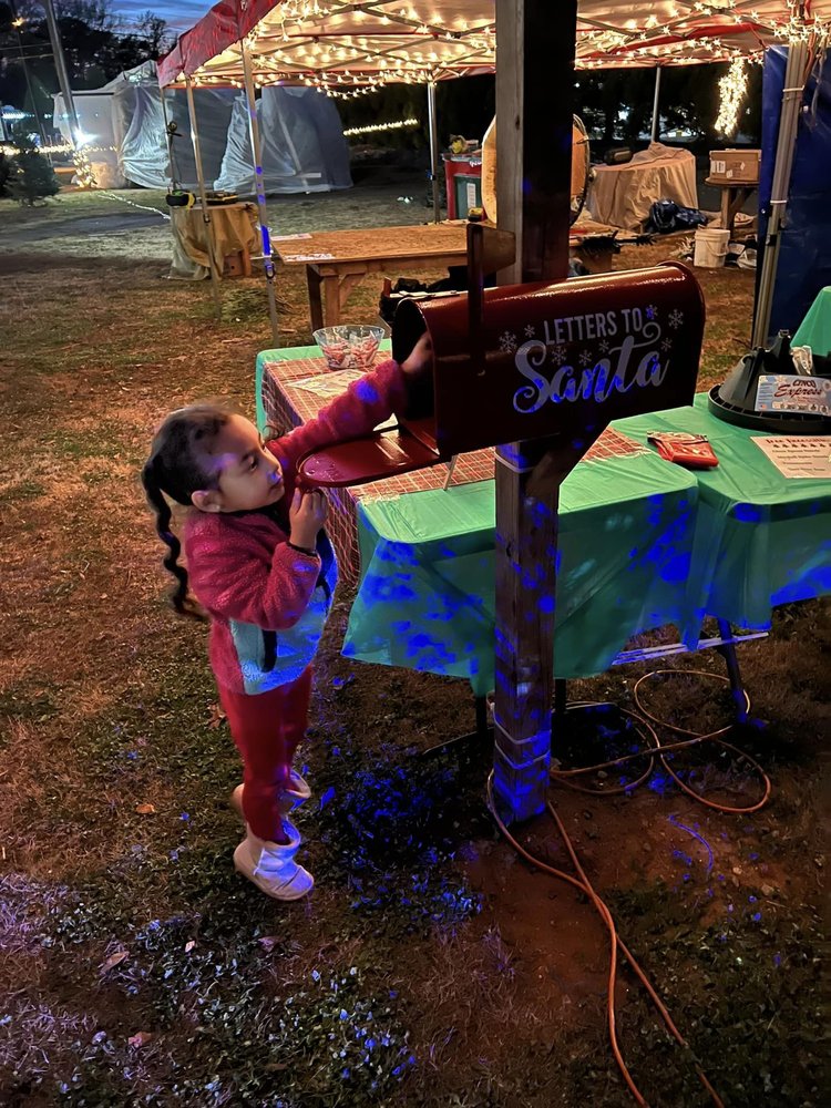 THE CHRISTMAS TREE LOT 14 Photos 1050 Fernwood Glendale Rd