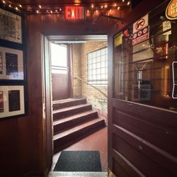 Calendo's - Stairway at the entrance