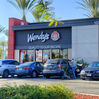 Wendy's - Wendy's outside - Fast Food Near Me - Burbank, California