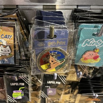 Hot Topic - Accessories Near Me - Victorville, California