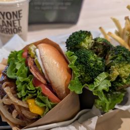 BBQ Burger and Broccoli BBQ Burger and Broccoli