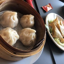 Seli's Noodlebar - Soup dumplings and curried triangles