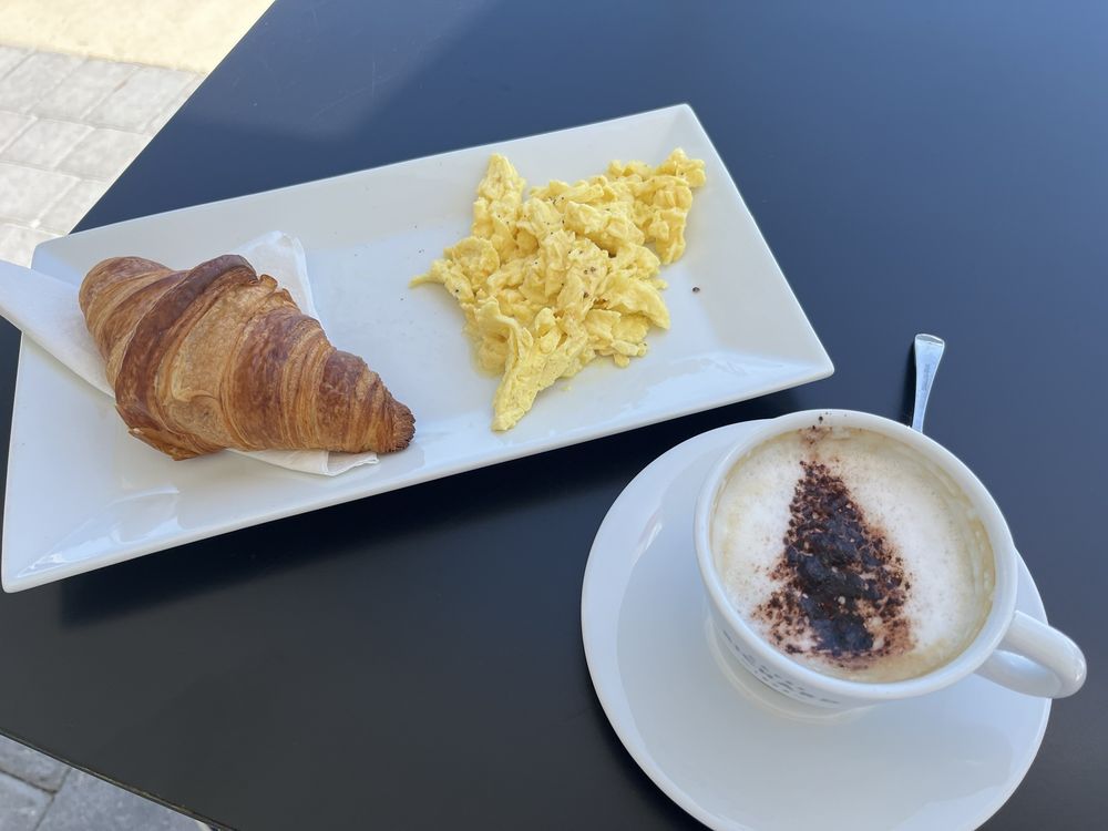 Merci Café Image