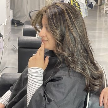 Salon 469 - Highlights, color in grays, wash and blow dry - Hair Salons Near Me - Greenwich, Connecticut Salon 469 - Highlights, color in grays, wash and blow dry - Hair Salons Near Me - Greenwich, Connecticut