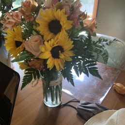 This photo is a couple days after they were delivered, and still look so beautiful! This photo is a couple days after they were delivered, and still look so beautiful!