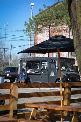 Ray Ray's Hog Pit Linworth by null