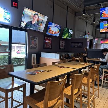 Buffalo Wild Wings - Bar side - Chicken Wings Near Me - Southaven, Mississippi Buffalo Wild Wings - Bar side - Chicken Wings Near Me - Southaven, Mississippi