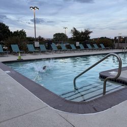 Hotel Indigo Harrisburg - Hershey - Pool