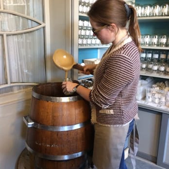 VVe Tierenteyn-Verlent - Pouring your mustard order - Herbs & Spices Near Me - Gent, VOV