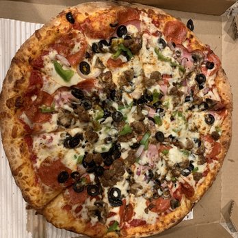 Dalia's Pizza - Large Dalia's Supreme Pizza - Pizza Near Me - Corona, California