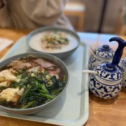 Zao Bakery Cafe - Wonton noodle soup & Chicken congee