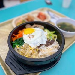 Dolsot bibimbap