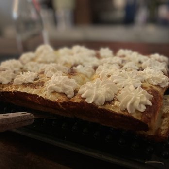 Good Pie - Cheesy crust on Detroit white pie - Pizza Near Me - Las Vegas, Nevada Good Pie - Cheesy crust on Detroit white pie - Pizza Near Me - Las Vegas, Nevada